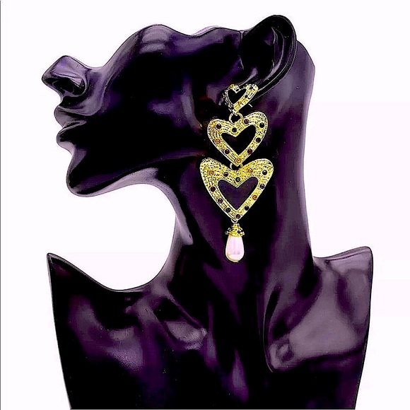 Heart shaped 🖤Geometric🖤 Stud Earrings - Picture 3 of 7